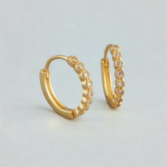 Créoles Huggie - Argent sterling 925 - Plaqué or - 10 mm - Petites boucles d'oreilles avec pierres - Zircone CZ/A5 - Le Salon de la Bijouterie