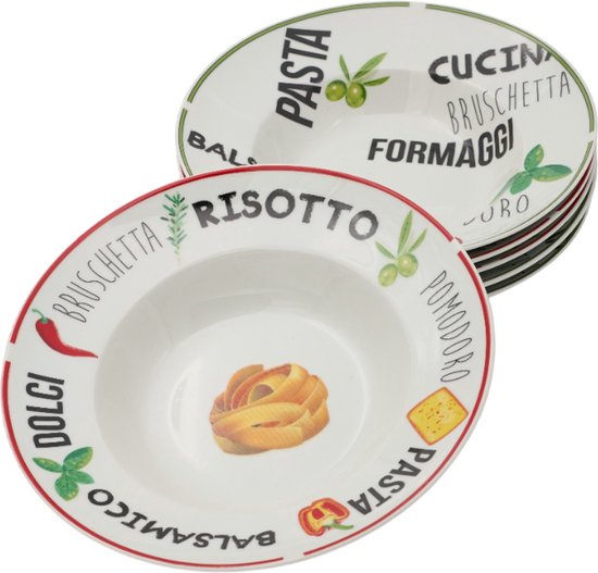 Twee witte pastaborden met Italiaanse teksten en prints. Eén bord heeft 'Pasta', 'Formaggi' en een tomaat. Het andere bord heeft pasta, peper, olijven en kaas.