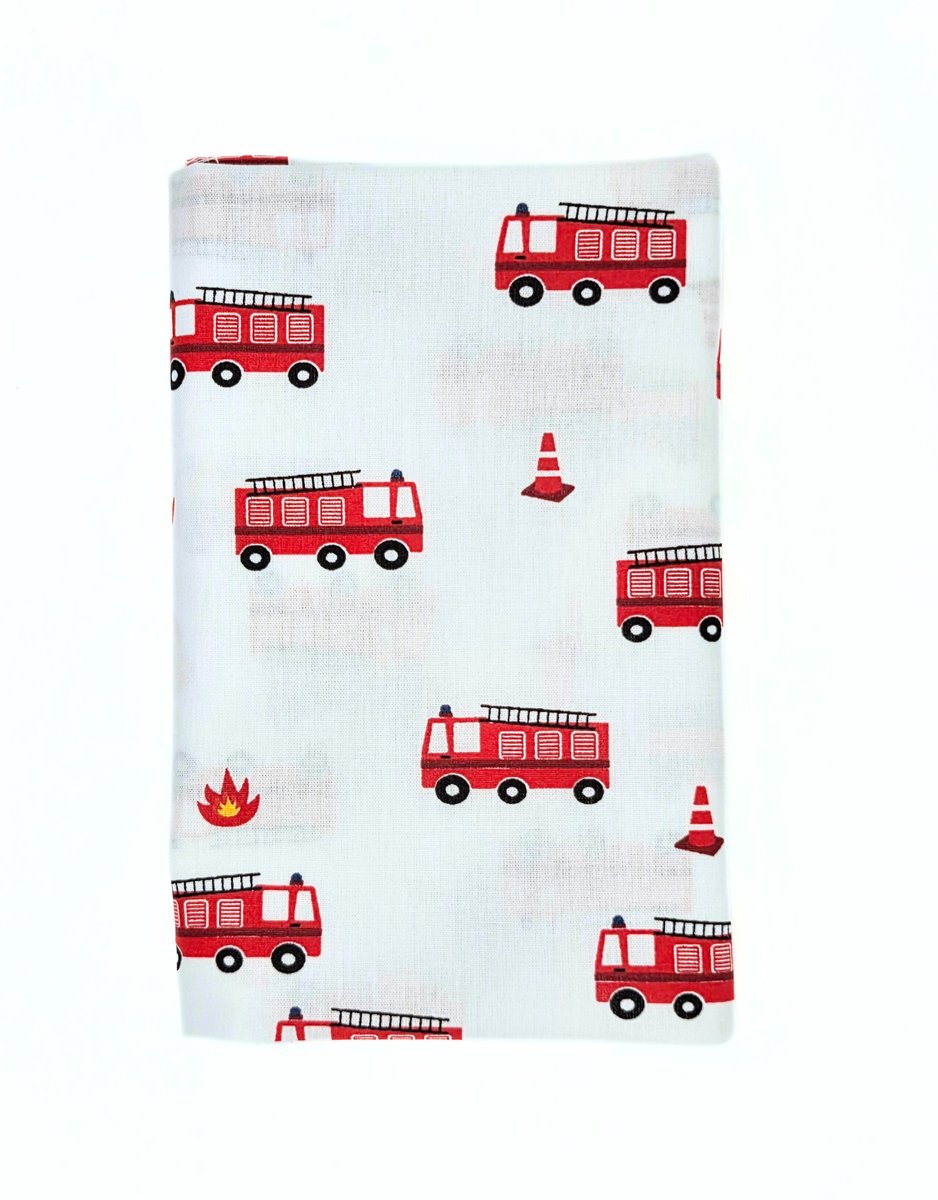 Giftwrappies Furushiki - set van 2 doeken – brandweerauto - herbruikbare cadeauverpakking - 30x30 en 50x50 cm - duurzaam - alternatief voor cadeaupapier