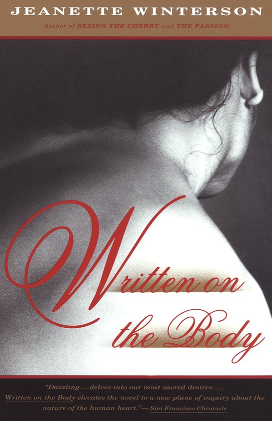 Couverture du livre : "Written on the Body" par Jeanette Winterson. Gros plan sur le dos d'une personne, avec le titre en lettres décoratives rouges.