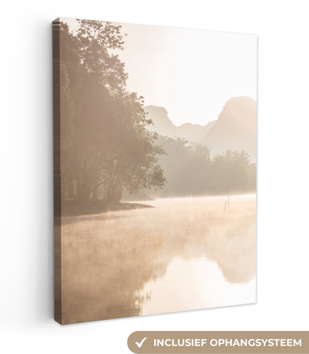 Canvas schilderij 30x40 cm - Wanddecoratie badkamer Landschap - Bos - Water - Mist - Beige