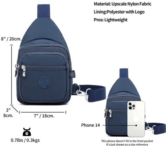 Donkerblauwe sling bag, 20cm hoog, 18cm breed, met een telefoon ter referentie.