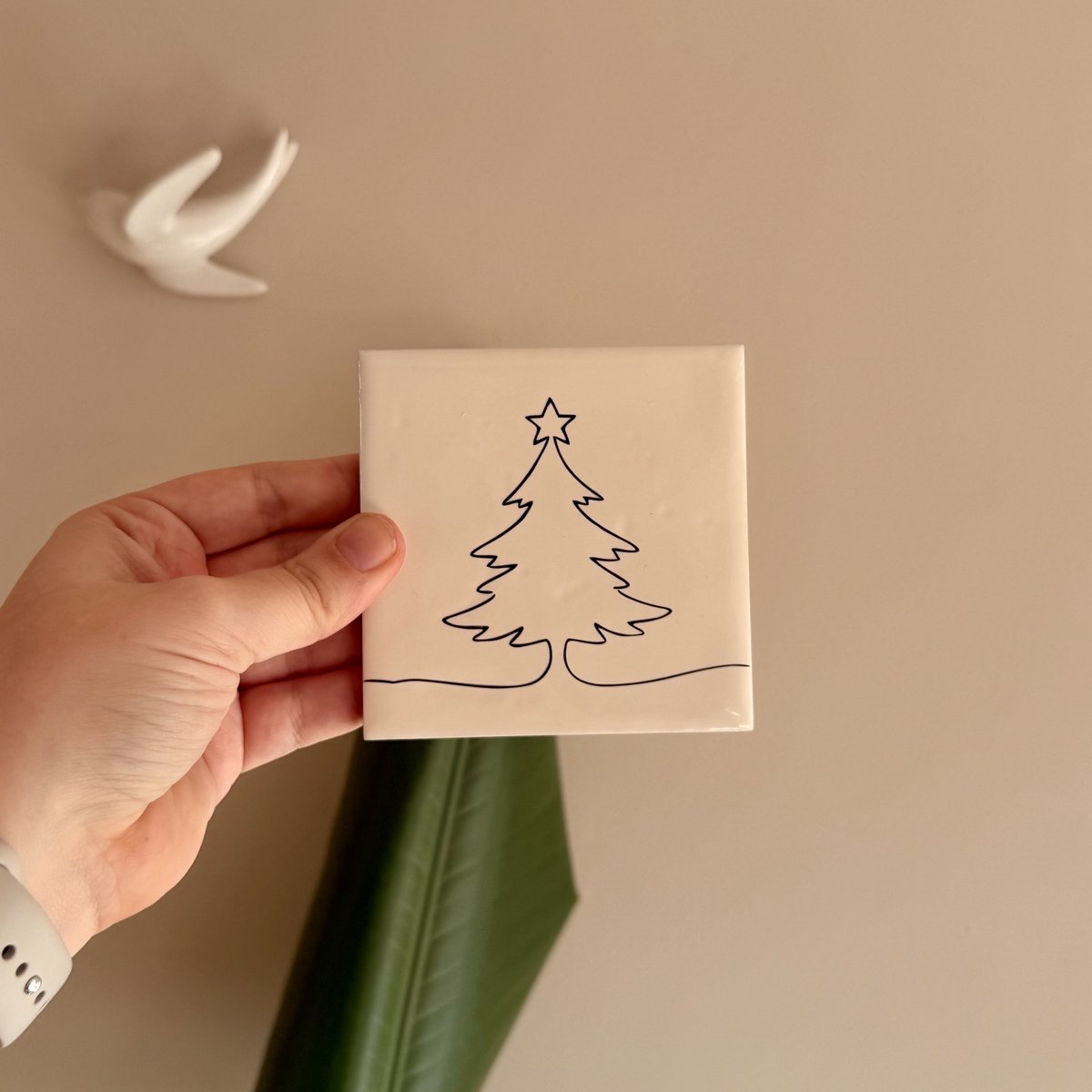 Wij & Blij - Tegeltje - kerstboom - lijntekening - beige - tegel - kerst - december - kleinigheidje - afscheid - verjaardag - bedankje - spreuktegeltje - wandtegeltje