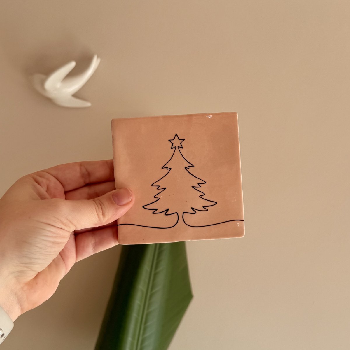 Wij & Blij - tegeltje - kerstboom - lijntekening - roze - kerst - december - afscheid - cadeau - kleinigheidje - bedankje - spreuktegeltje - wandtegeltje - verjaardag