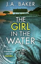 Boekcover: 'The Girl in the Water' met een huis aan het water en een onderwater-element met haar.