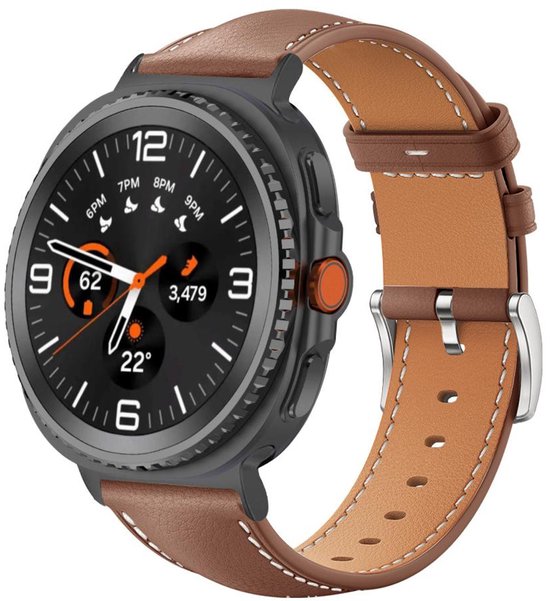 Bracelet de montre en cuir marron avec surpiqûres blanches et boucle argentée, attaché à une montre connectée noire.