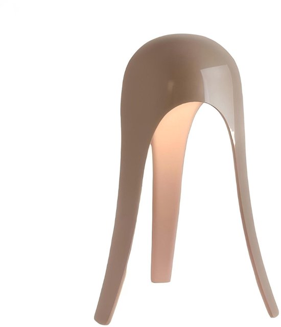 Een taupekleurige designlamp met een gebogen vorm, verlicht van binnen.