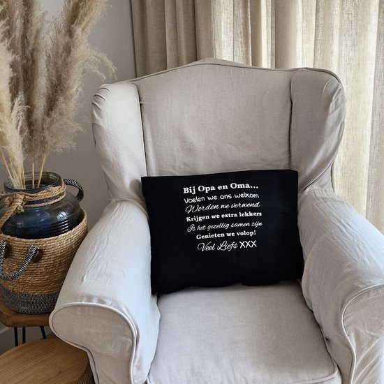 Kussenhoes Kussen met tekst bedrukt cadeau | Regels voor Bij Opa en Oma Thuis | zwart met opdruk wit | 50x50 cm | vaderdag verjaardag opa man feestdagen sinterklaas kerstmis hoera jullie worden grootouders zwangerschapsaankondiging