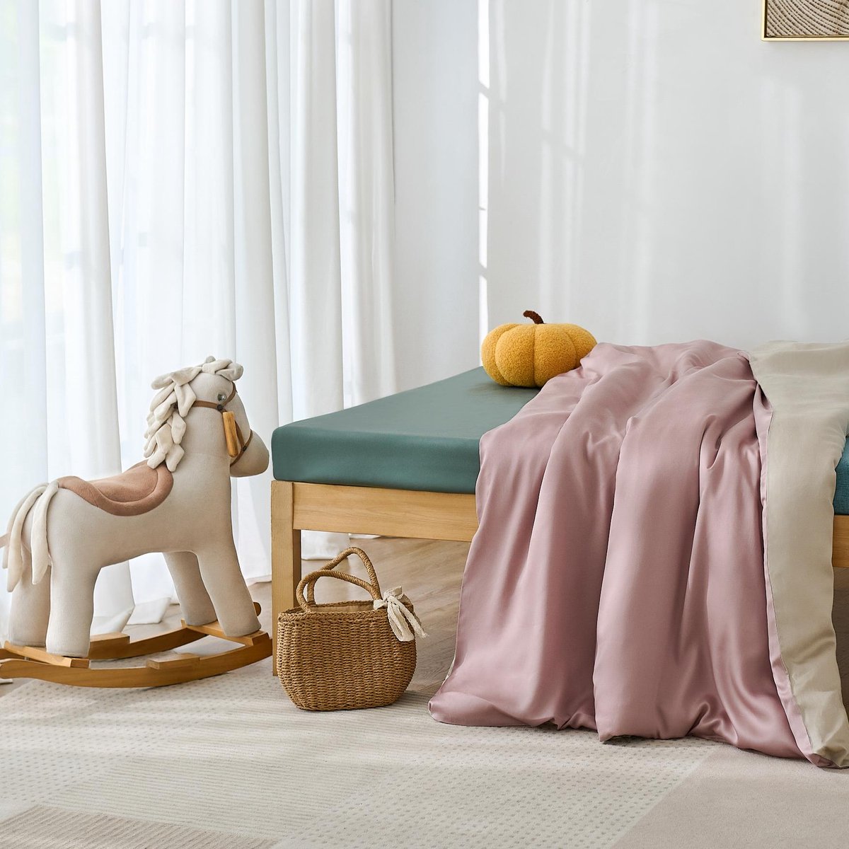 KOALA HUG Kinderdekbedovertrek 120x150 – 100% Tencel Lyocell Satijn - Pink/Beige – Eco & Hypoallergeen – Zacht, Ademend & Temperatuur regulerend – Peuterbeddengoed