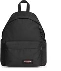 Zwarte Eastpak rugzak met een groot voorvak.