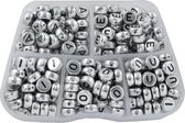 Kralendoos - Letterkralen Klinkers (7 x 3.5 mm) Silver-Black (50 kralen per letter)
