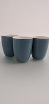 Leuke mokken blauw met een relief  3 stuks
