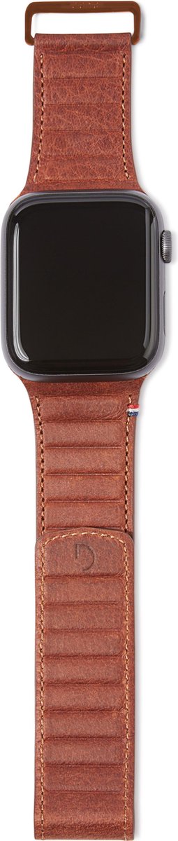 DECODED Traction Strap - Magnetische Horloge Band geschikt voor Apple Watch 6 / SE / 5 / 4 (44 mm) en Apple Watch 3 / 2 / 1 (42 mm) - Magneetsluiting (Kaneelbruin) - Decoded