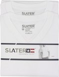 Verpakking van twee witte Slater V-hals T-shirts met korte mouwen. Toont een model.