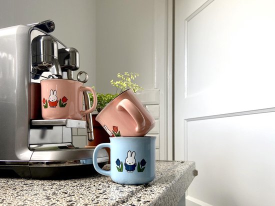 miffy sur le paquet de tasses rétro de vélo