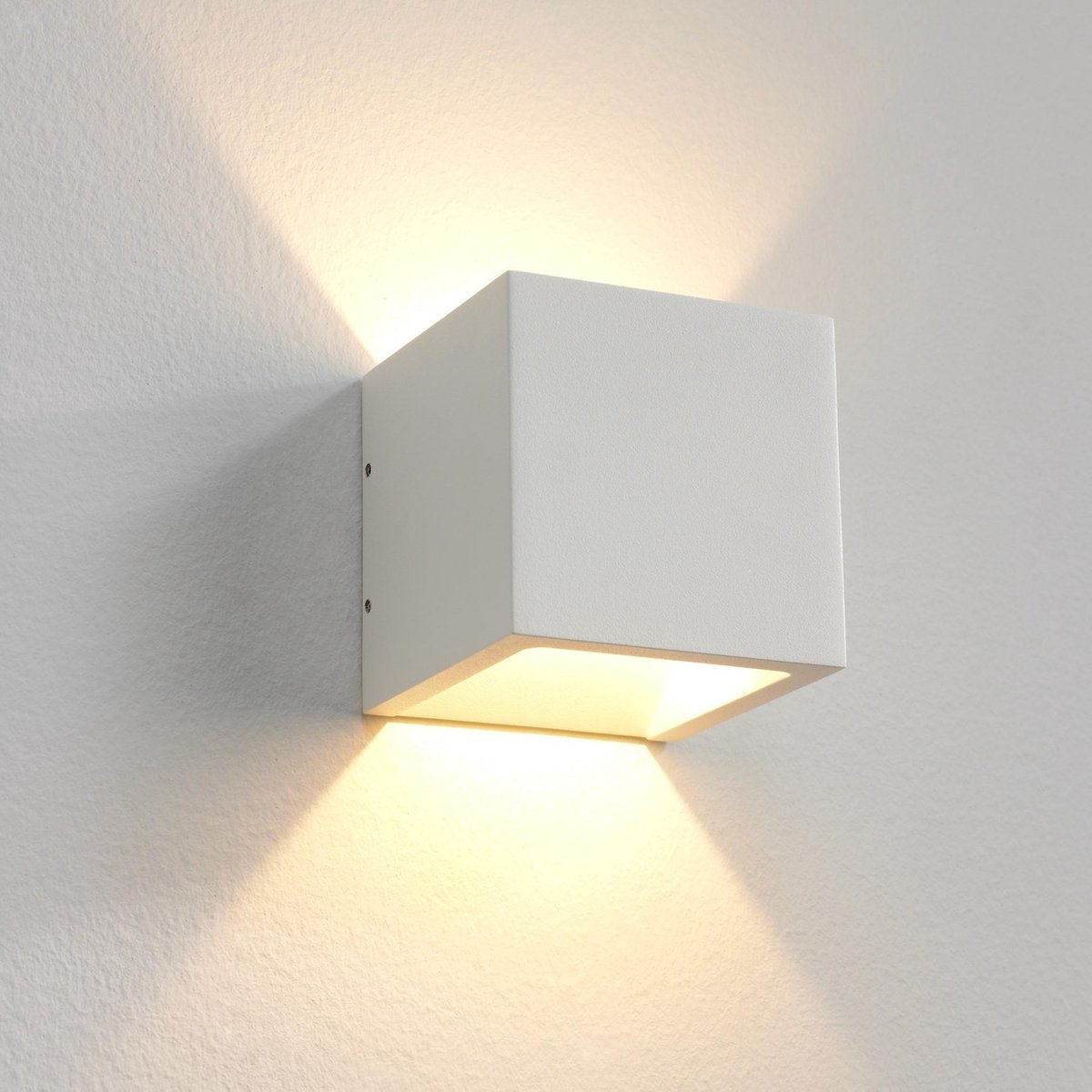 Wandlamp Cube Wit - 10x10x10cm - LED 6W 2700K 696lm - IP54 - Dimbaar > wandlamp binnen wit | wandlamp buiten wit | wandlamp wit | buitenlamp wit | muurlamp wit | led lamp wit | sfeer lamp wit | design lamp wit