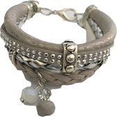 Petra's Sieradenwereld - Zelfmaakset leren armband met bedels grijs wit (12)