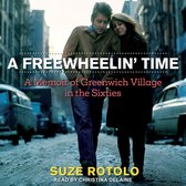 Een stel loopt door een besneeuwde straat in New York; "A Freewheelin' Time" door Suze Rotolo.