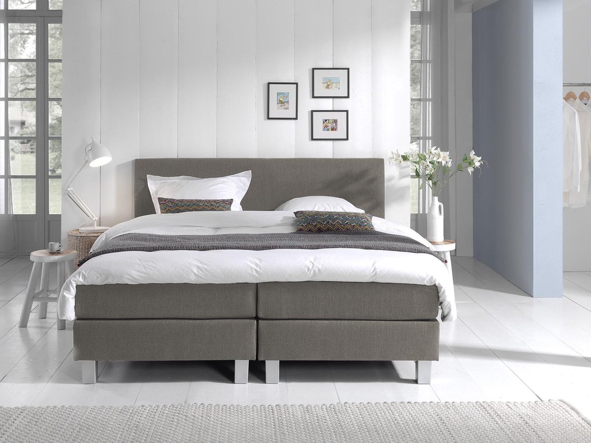 Anno 1588 VEDO Boxspringset - Pocketvering - Luxe Topper - Inclusief Dekbed en Kussens - Beige - 140x200 cm