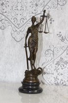 Statue en bronze de Lady Justice
