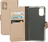 Mobiparts hoesje geschikt voor Samsung Galaxy A41 - Saffiano Wallet/Portemonnee hoesje - Magneet Sluiting - 3 Opbergvakken - Koper