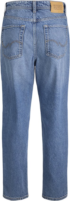 Achterkant van een blauwe spijkerbroek met Jack & Jones logo.