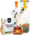 Pineut geschenkset met Focaccia broodmix, Vinaigrette, Water Twist en Tapas mix.