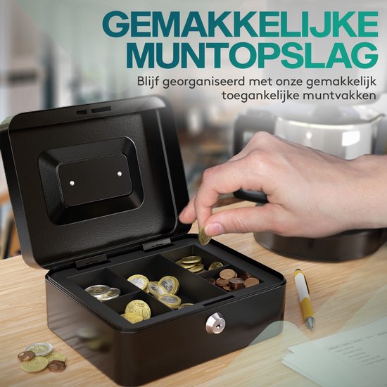 Een hand legt munten in een zwart geldkistje met vakjes. Tekst "Gemakkelijke muntopslag" is zichtbaar.