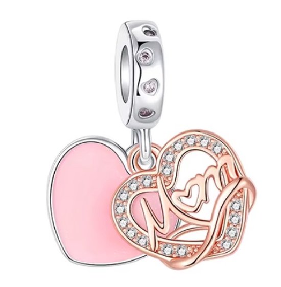 Roze hart bedel met "Mom" in rosé goud, omringd door steentjes.