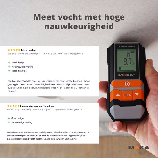 Vochtige handen houden een zwarte en grijze vochtmeter vast met oranje knoppen. Het display toont 9.7%.