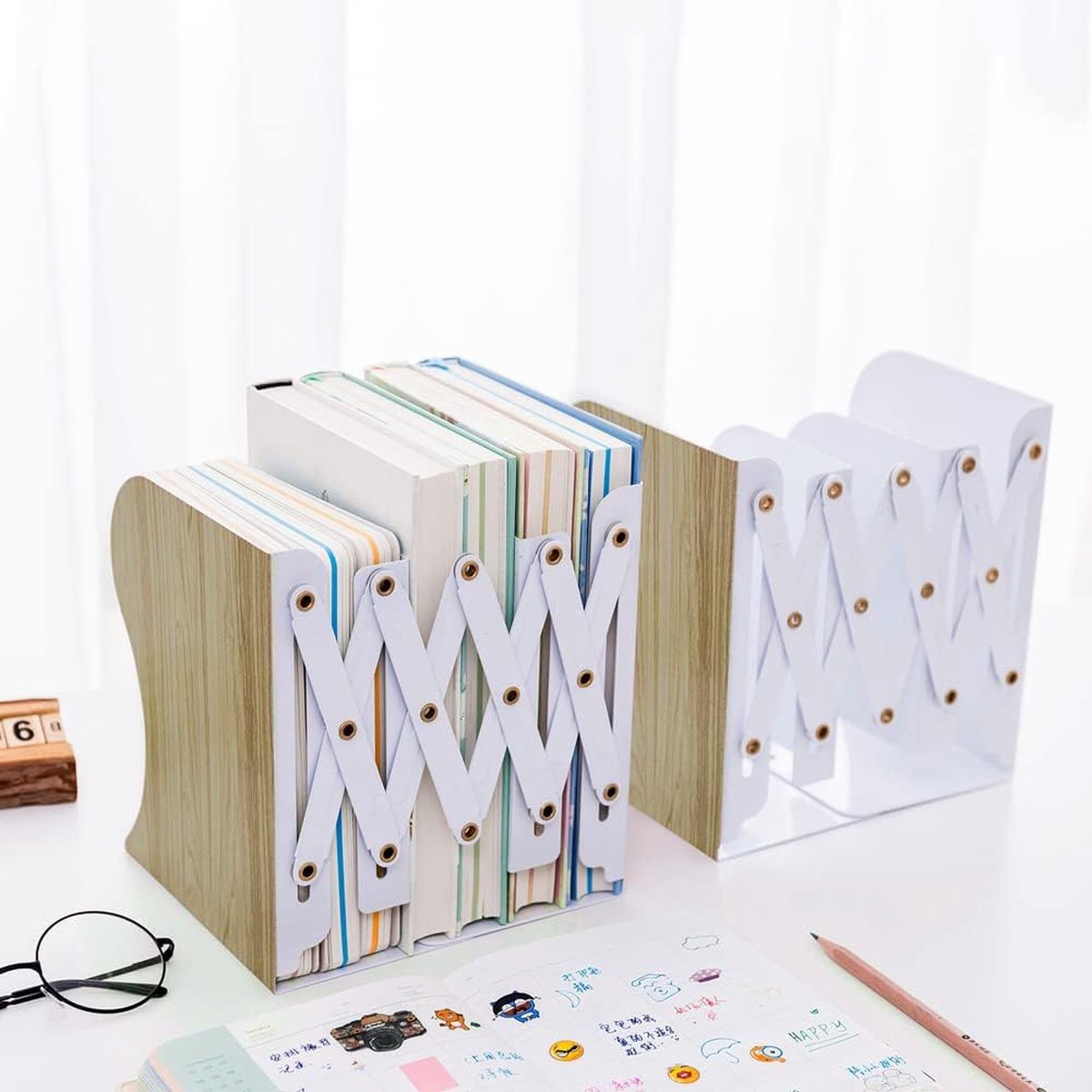 La'Moussawi ® Verstelbare Metalen Boekensteunen met Magnetische Grip en Ruimtebesparend Ontwerp voor Bureau en Plank
