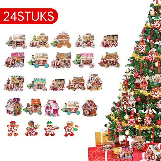 Set van 24 peperkoek decoraties: treinen, huizen en kerstfiguren, naast een kerstboom.