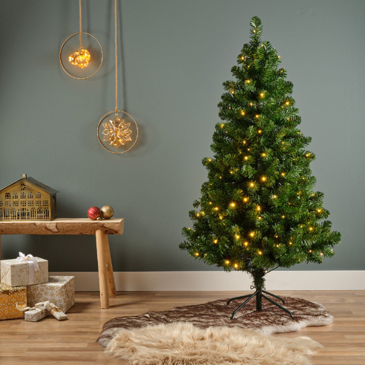 Everlands Imperial Pine Kunstkerstboom - 150 cm hoog - Met verlichting met twinkel functie – foto 5