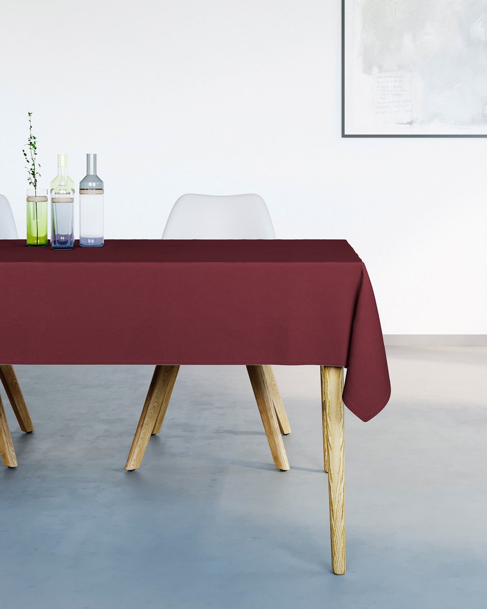 Mistral Home - TAFELKLEED - waterafstotend - 130 x 160 cm - effen kleur - bordeaux