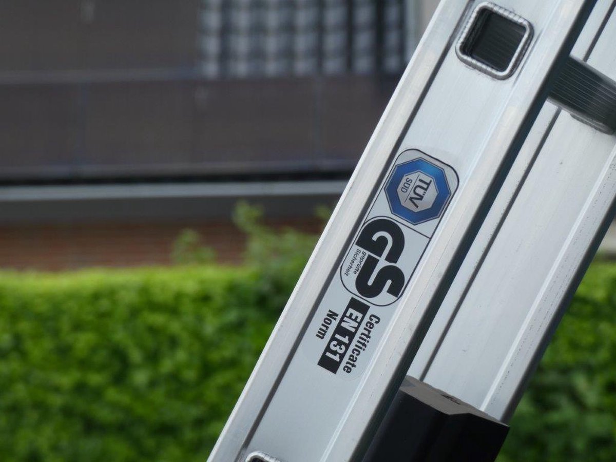 Professionele Schuifladder | 3-delig |gecoat | 3x8 treden | Top Safe Systeem |Aluminium | Anti slip | EN 131-1 + 2, NEN 2484, TÜV en GS gecertificeerd – foto 2