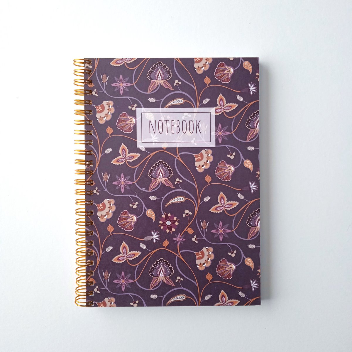 Notitieboek A5 gelinieerd Flying Flowers van Trendstuff by Häfft - 124 pagina's, 62 vellen - ideaal als dagboek, journal, ideeënboek - duurzaam & klimaatvriendelijk Notitieboek A5 gelinieerd Flying Flowers van Trendstuff by Häfft - 124 pagina's, 62 vellen - ideaal als dagboek, journal, ideeënboek - duurzaam & klimaatvriendelijk