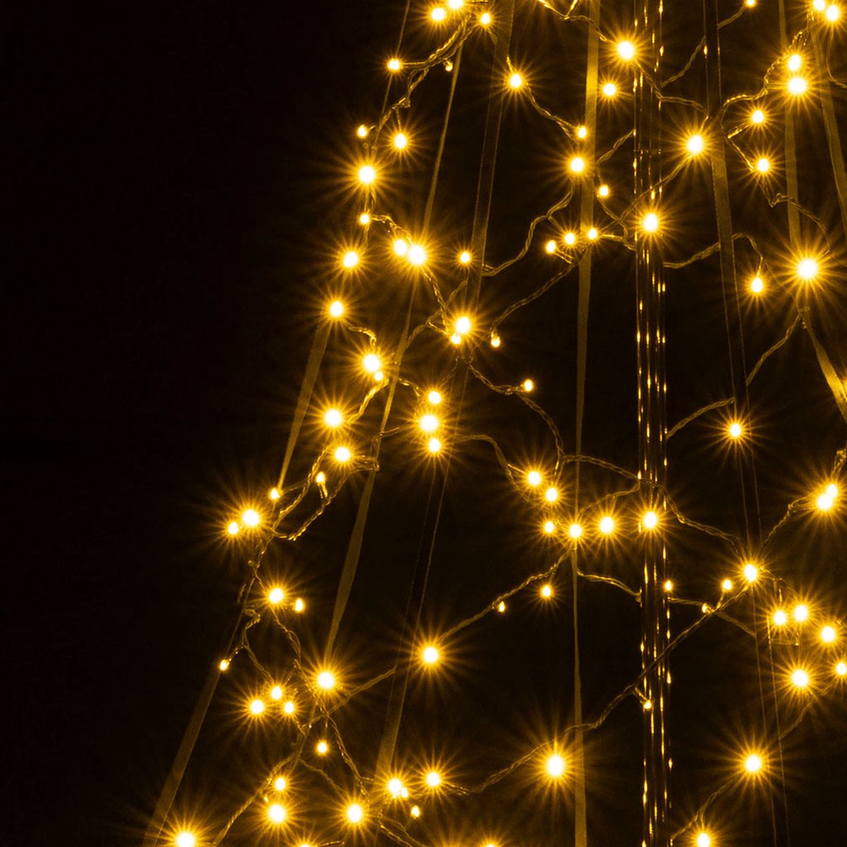 Kerstboom in kegelvorm van metaal met APP, DIY RGB scenariomodi, muzieksynchronisatie functie lichtsnoer kerstboom, timer, waterdicht sparren lichtsnoer, dimbare kerstboomverlichting voor decoratie