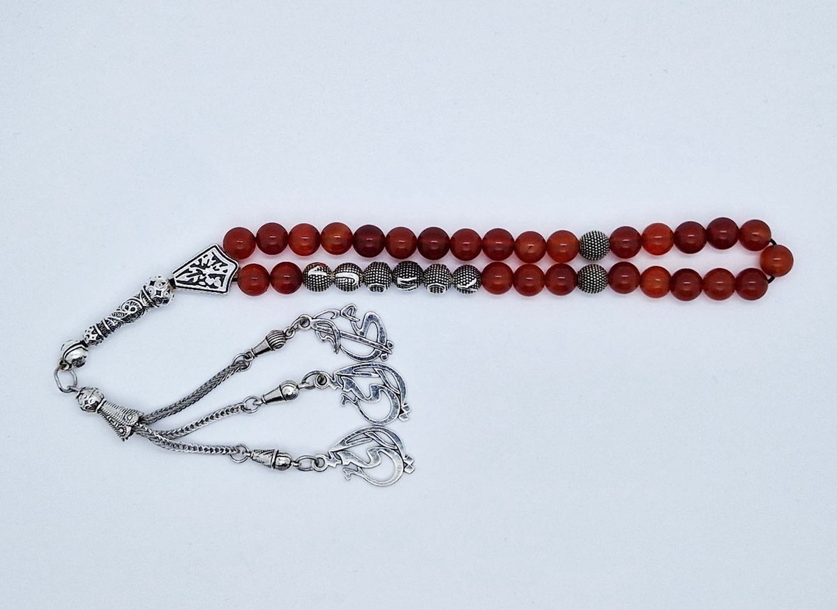 Handgemaakte naam tasbih 33 Kralen Natuursteen “Rood Agaat” - met metaal tassel “Mijn moeder"- Met je naam of de naam van uw geliefde- 8 mm diameter van de korrel