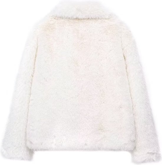 Deze faux fur jassen maken je wintergarderobe helemaal compleet