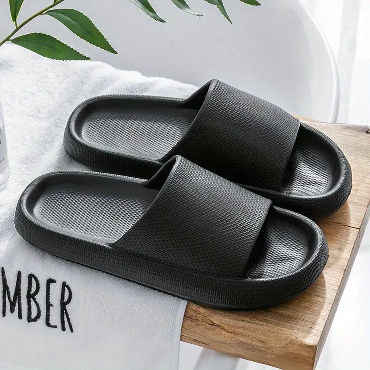 Vivva Zachte Slippers Badslippers Hotelslippers Slides Pantoffels Sloffen Anti-Slip Zwart FLIPSY