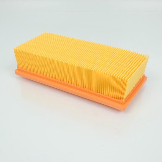 Rechthoekig luchtfilter met oranje frame en geel geplisseerd filtermedium.