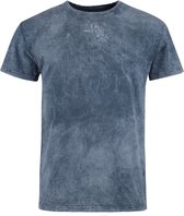 Een grijs gespoeld T-shirt met korte mouwen.