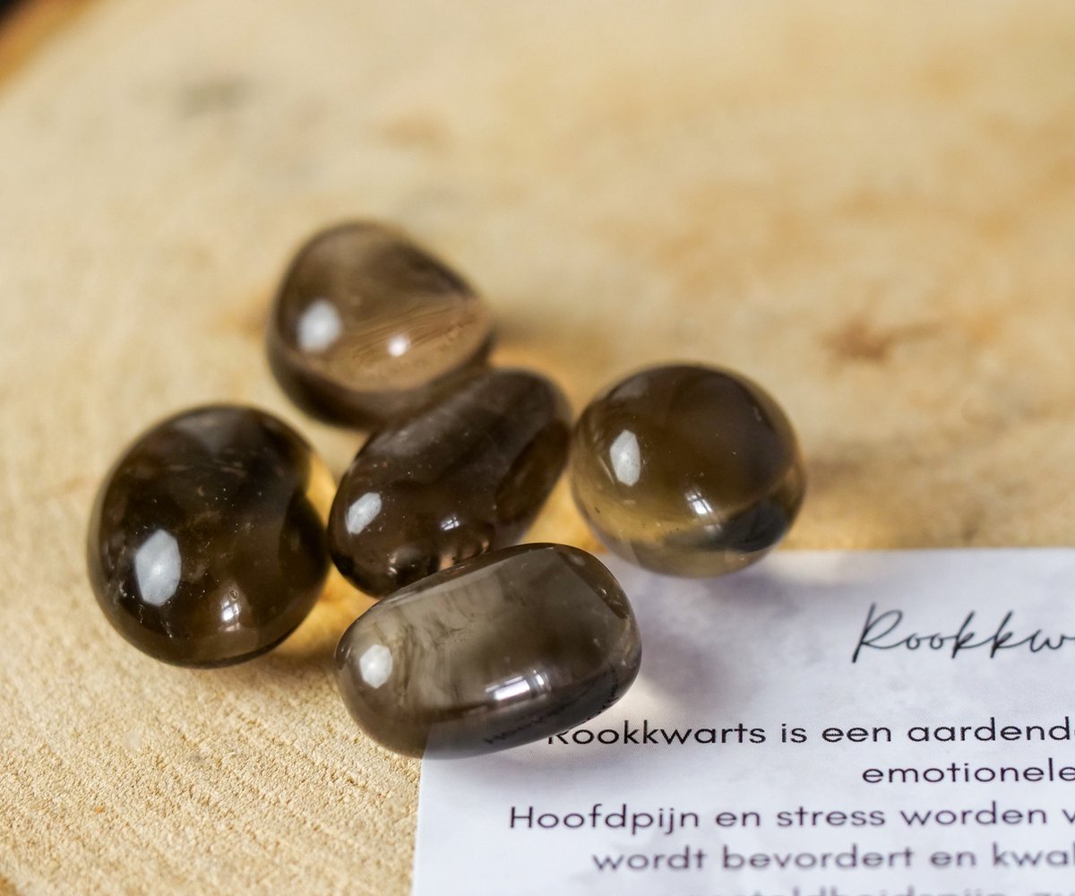 GemsByShy Rookkwarts gepolijste steen - edelstenen - Perfect cadeau voor mannen en vrouwen - Inclusief uitleg - Spiritueel - Bescherming - Aarding - Ontgifting - Verdriet - Rouw - 100% NATUURLIJK