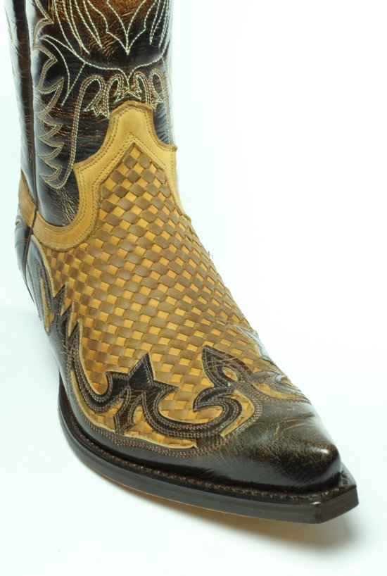 Dames zwarte enkellaarzen in cowboystijl met gesp en metalen studs