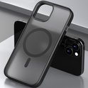 Coque noire mate transparente avec anneau MagSafe.
