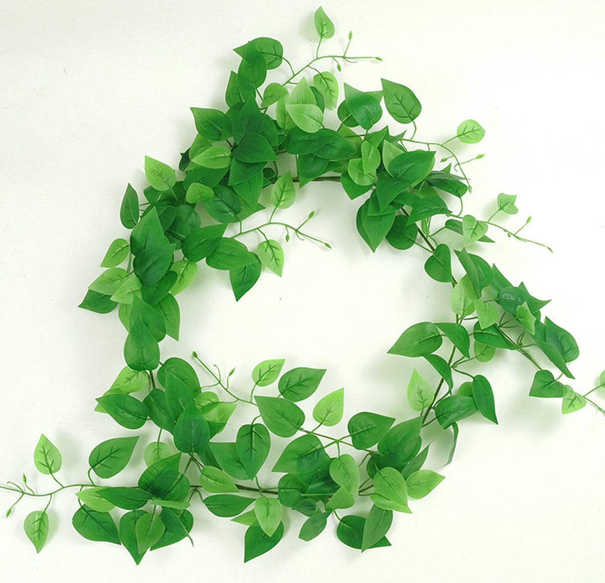Shagam Kunstplanten Voor Buiten En Binnen - Hangende Kunstmatige Plant - Kunstmatige Groene Plantenstengels - Epipremnum aureum Hanger - 2stuks - 180cm - IJzerdraad Rattan - Creatieve Hanging Decor - Gemakkelijke Installatie - Handgemaakte Textuur