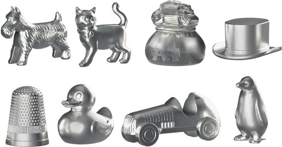 Zilverkleurige Monopoly speelfiguren: teckel, kat, geldzak, hoge hoed, vingerhoed, eend, raceauto en pinguïn.