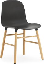 Normann Copenhagen Form Chair - Stoel - Zwart met eiken onderstel