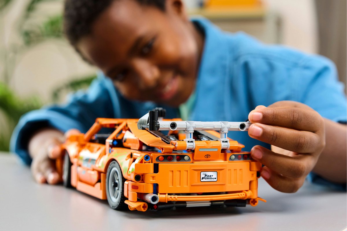 LEGO® Technic Fast and Furious Toyota Supra MK4 set - 42204 — afbeelding 4