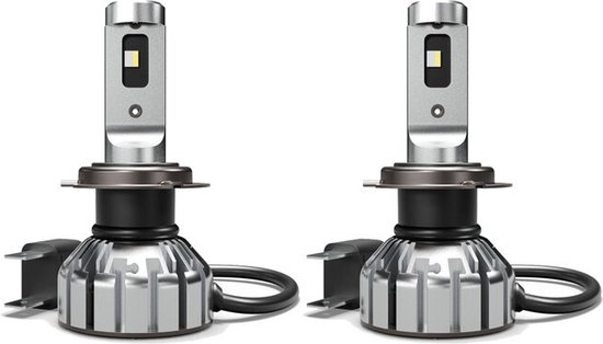 Twee zilverkleurige H7 LED-lampen met zwarte details, op witte achtergrond.